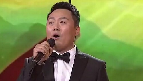 刘大成《红红的太阳升起来》