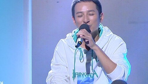 白衣少年好养眼 彭昱畅盛一伦《东西》带你去远行