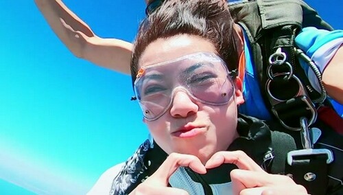 袁咏仪高空寄语魔童不惧人生挑战 张智霖：这个“疯”女人