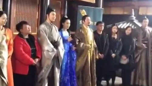 陈伟霆刘诗诗《醉玲珑》探班直播 凤主凌皇萌萌哒合影