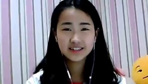 天才少女纸杯秒变架子鼓 超炫节奏感引评委疯狂点赞