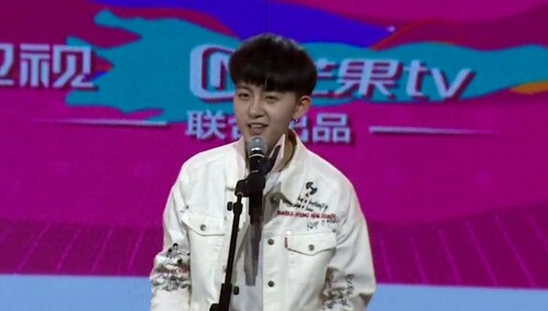 撩妹狂魔张晓钰上演眼神杀 李子卿大秀英文功底惊呆黄致列