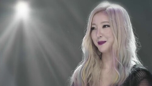 Rap女王莫安琪不忘初心 示爱粉丝致谢超级女声
