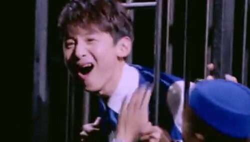 敬亭宝宝好委屈 卖萌无用关牢笼