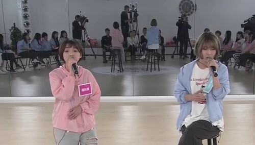 强东玥李雨深情对唱 演绎别样欧美摇滚风