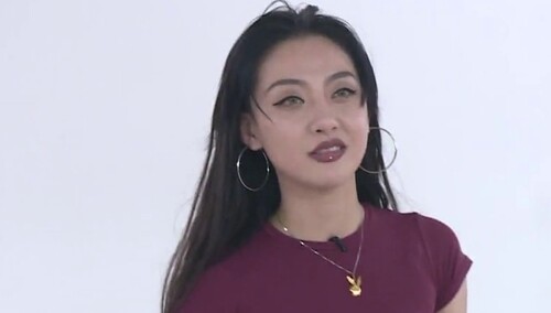 王金金圈9斗舞厮杀超激烈 超女组团大秀火辣身材