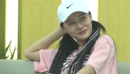 请收下膝盖！完美房客辣眼睛版表情包大放送