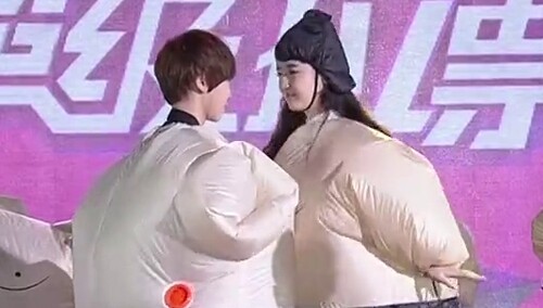 李雨变身游戏王上演实力秒杀 方圆黄佳欣对决惊现呆萌舞蹈