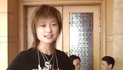 人气大比拼各路超女放绝招 李宇春完秀美声线成功捕获爷爷饭