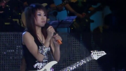 2005超级女声长沙唱区10进7晋级赛：火热女孩黄景诠释摇滚态度嗨翻全场