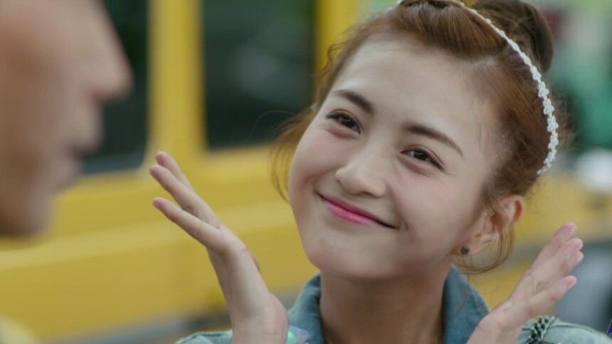 骆可可大包小包来探亲 当着郑志勇面示爱林毅