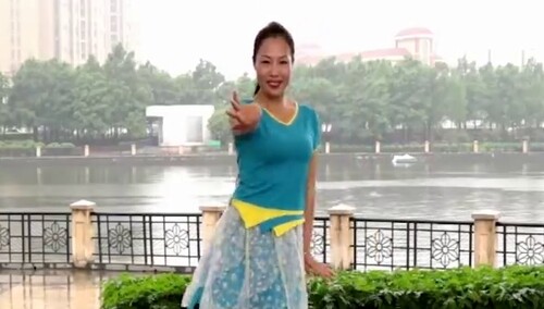 王梅《小康生活恰恰恰》