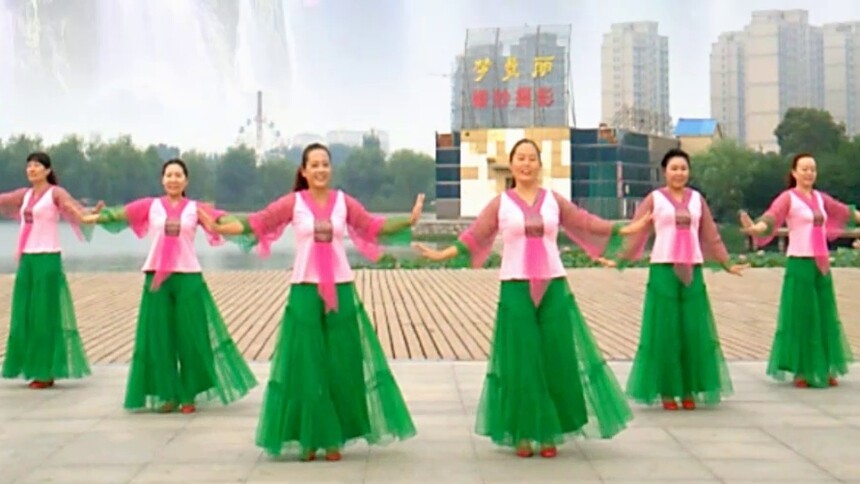 河南焦作紫月健身队《雪山千年恋》