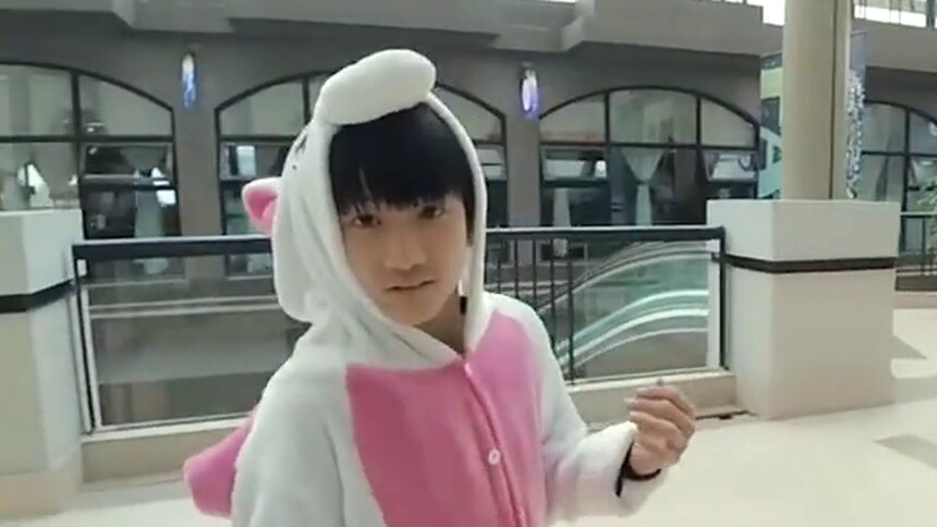 【TF家族冬日嘉年华-DATE】敖子逸：快速了解练习生之敖子逸篇