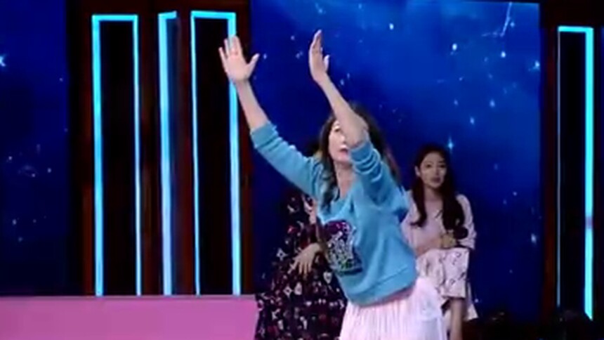 黄嘉千cut：黄氏家规超级严格 默默心疼夏天三秒