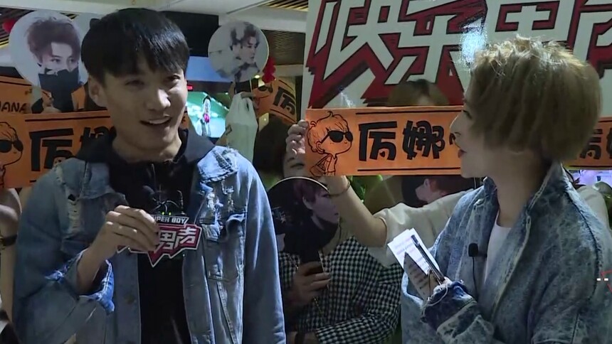 暖心爱豆鉴定完毕！少年失常发挥引厉娜全程安抚