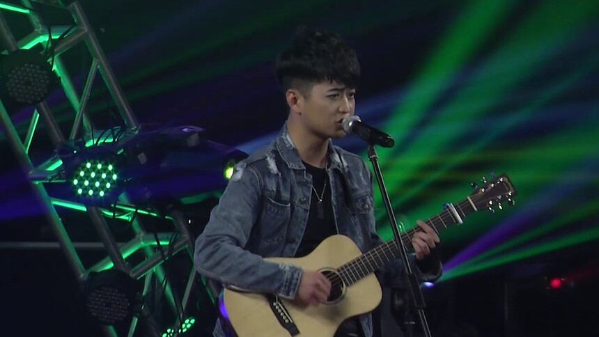 赵雷原创再登快男舞台！张小虎吉他弹唱《画》狂吸民谣粉