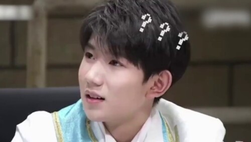 快来看来自钢铁直男王源的嫌弃脸 何炅“尬撩”王源简直辣眼睛