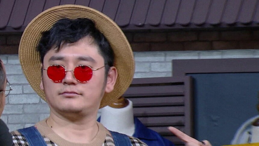 复古舞加蛤蟆镜，天天兄弟这套cosplay也是拼了