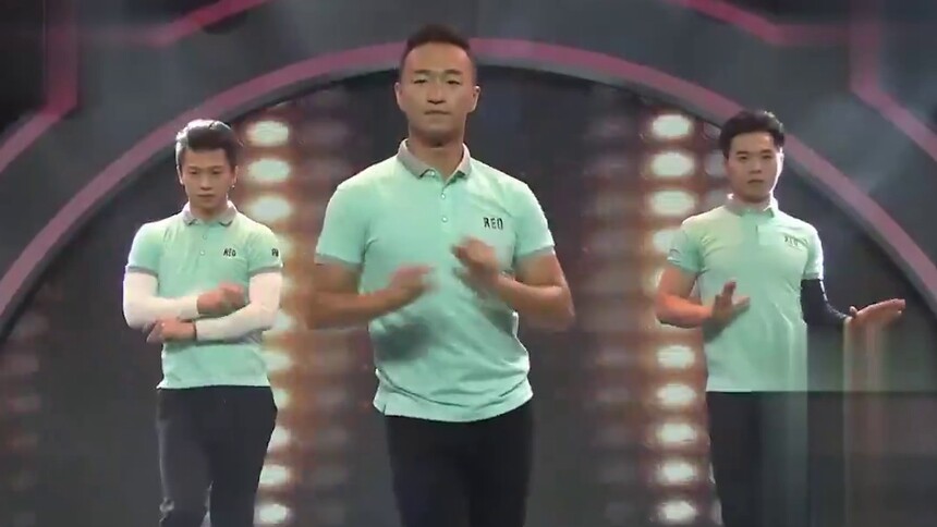 《广场舞金曲》歌曲《朋友的酒》 演唱：任贤齐 舞蹈：王广成 张忠新等