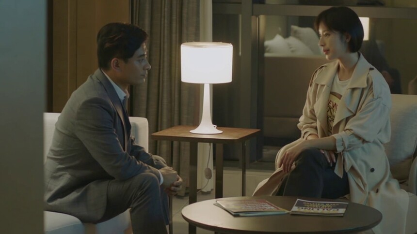 方玉斌被眼前一幕气疯了，苏晋袁瑞朗一起从宾馆出来