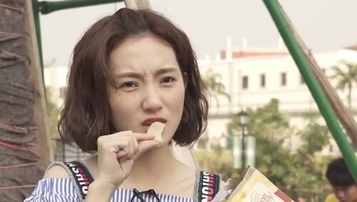 《惹上冷殿下》花絮：孙艺宁零食大派送