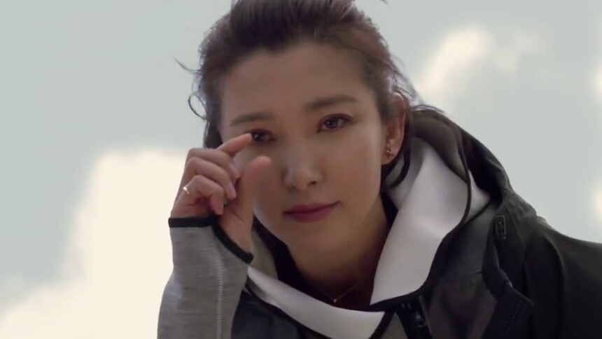 《巨齿鲨》七夕特别版MV 杰森李冰冰鲨口逃生不忘狂撒糖