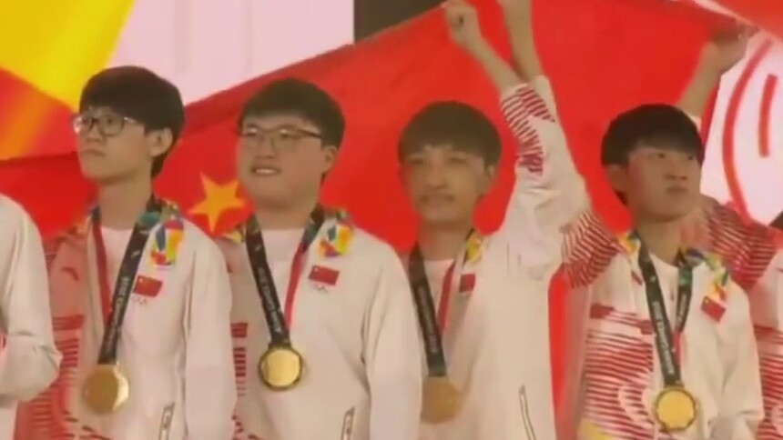 亚运会：娄底伢子刘世宇夺得电竞表演项目金牌