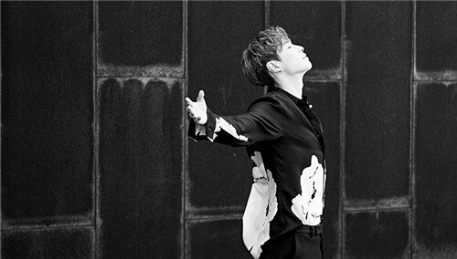 张艺兴《Give Me A Chance》