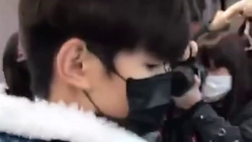 王源杭州飞北京饭拍 又乖又苏的顺毛小奶源