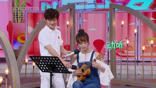 实力派！蓝盈莹尤克里里弹唱《慢慢喜欢你》，必须好听