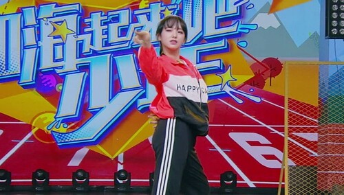 程潇cut：人美业务赞，认真跳舞的程潇真好看