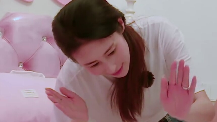 妻子的浪漫旅行日记源自妈妈的传承颖儿小月亮唱儿歌超暖心