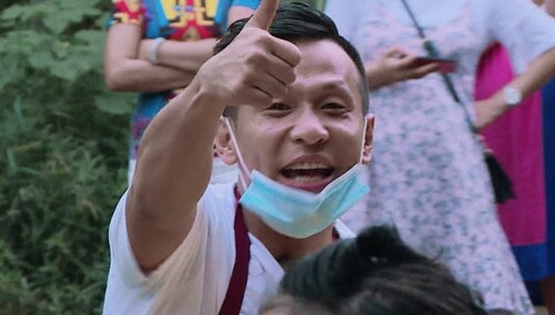 宋小宝cut：场面失控！宋小宝被重庆人民的热情按进了水里