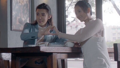 喂甜食拍合照 慕容宇你抢在了秦尚前面