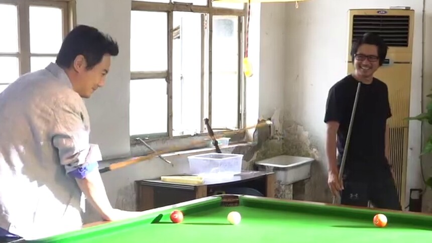 《飞驰人生》片场花絮 韩寒沈腾片场大“打”出手