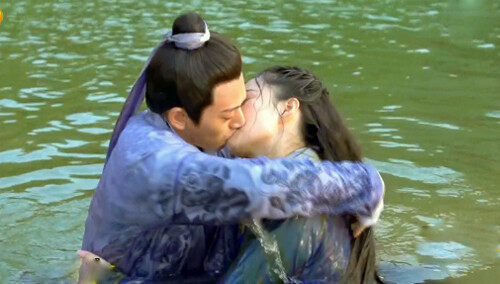 陈翔张馨予激情吻戏亲到嘴痛