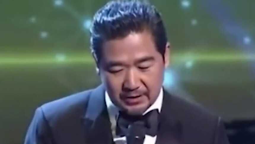 张国立前妻被曝光，对比现任妻子邓婕不差分毫