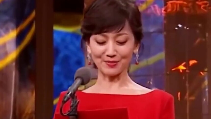 65岁赵雅芝遇上61岁陈美琪，网友：两人差距一目了然