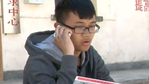 《变形计》姚珠龙周卓夫请求亲妈帮忙根治农村妈妈脚疾