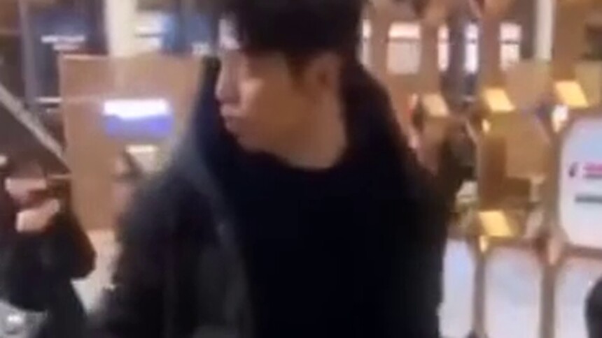 叔圈高能追星现场，沈腾雷佳音潘粤明被粉丝的排场给吓到了