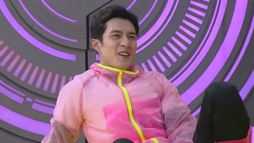 娜扎力敌贾玲海涛 韩东君惊现神技徒手拎人