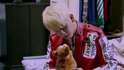 《明星大侦探》未播花絮：陈若轩竟靠柯基寻线索