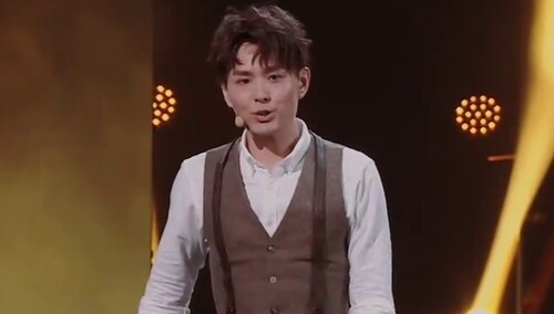 纯享：邓男子魔术表演“童梦奇缘” 带你瞬间穿越回到童年！