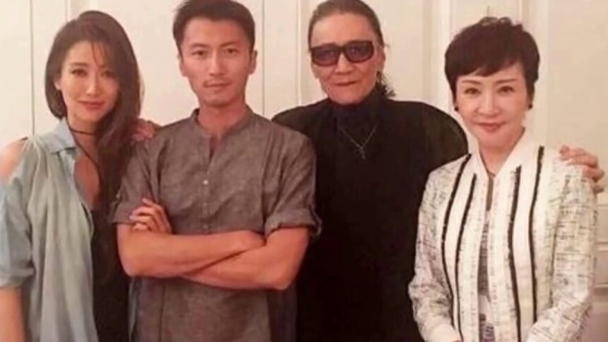 谢婷婷庆祝爱女百日，只晒小脚丫，宝宝生父仍是谜