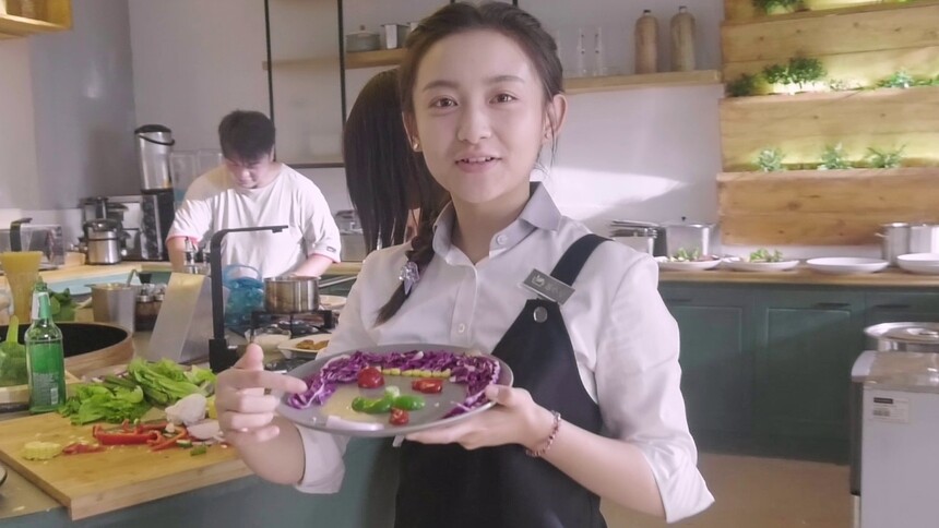 《食分喜欢你》独家花絮：屠芷莹下厨做饭！你敢吃吗？