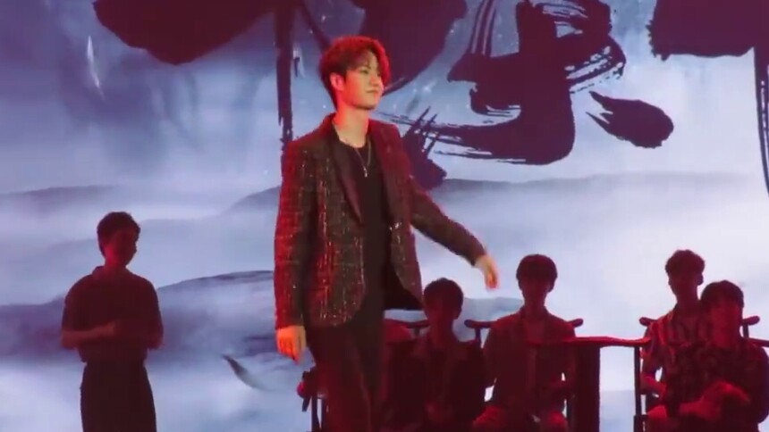 王一博现场即兴舞蹈solo，踩点狂魔王一博上线