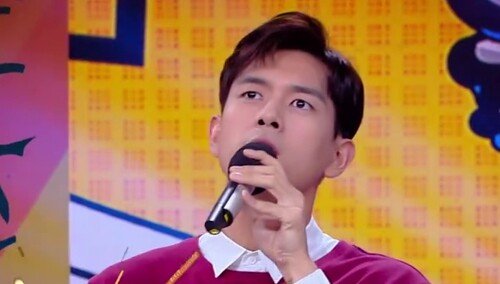 李现一展歌喉现场演绎《曹操》  一开口就被苏到了