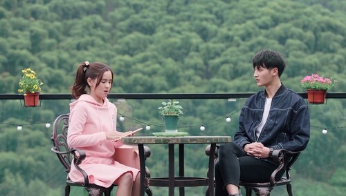 《哪里有彩虹告诉我》第5集看点：气skr人！巧巧还钱被误会