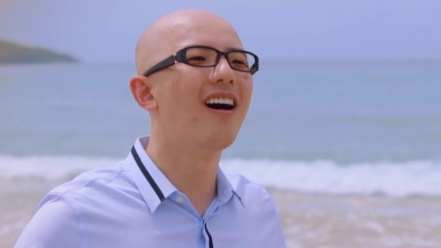 纯享版：平安与归侨集体合唱《我爱你，中国》 众志成城不忘初心